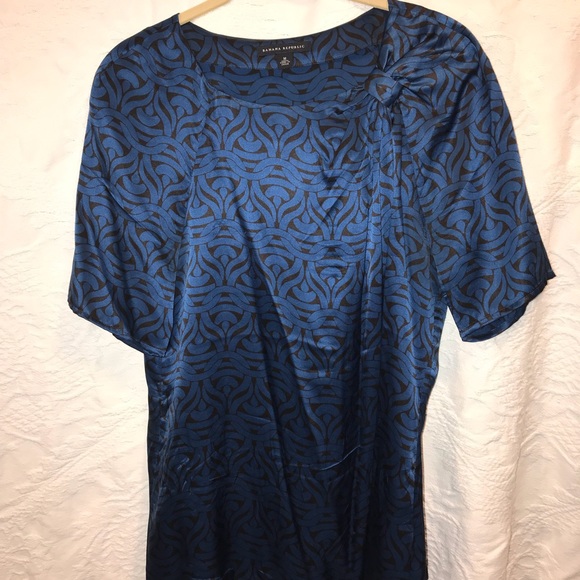 Banana Republic Blue Silk Blk Pattern Blouse Medium - Picture 2 of 7